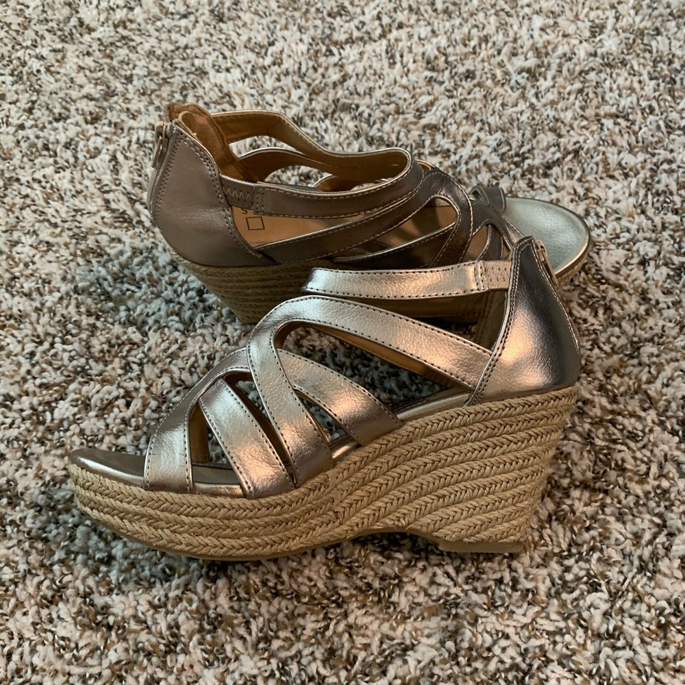Gold Wedges